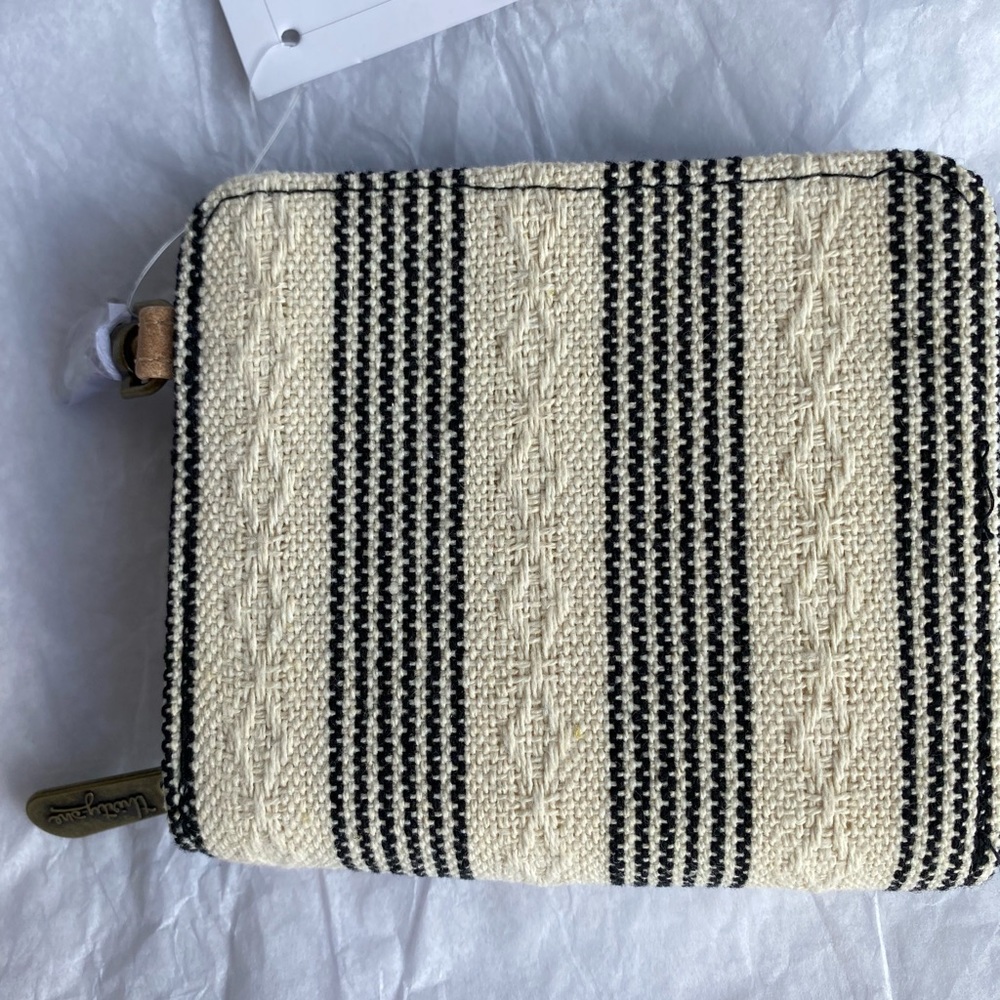 NIP Clip N’ Zip Wallet (9801) in Stitches Weave pattern Retails for $28